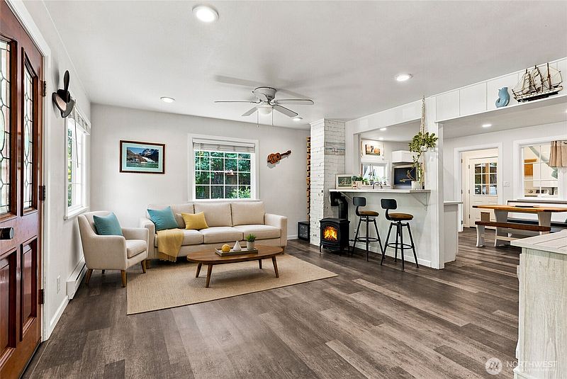 3rd image of 1224 West Avenue