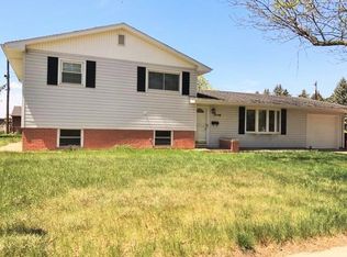 20 Skyline Dr, Kearney, NE 68845