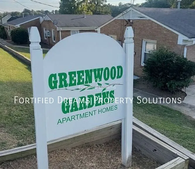 3600 Dakota Dr #J — Photo 1