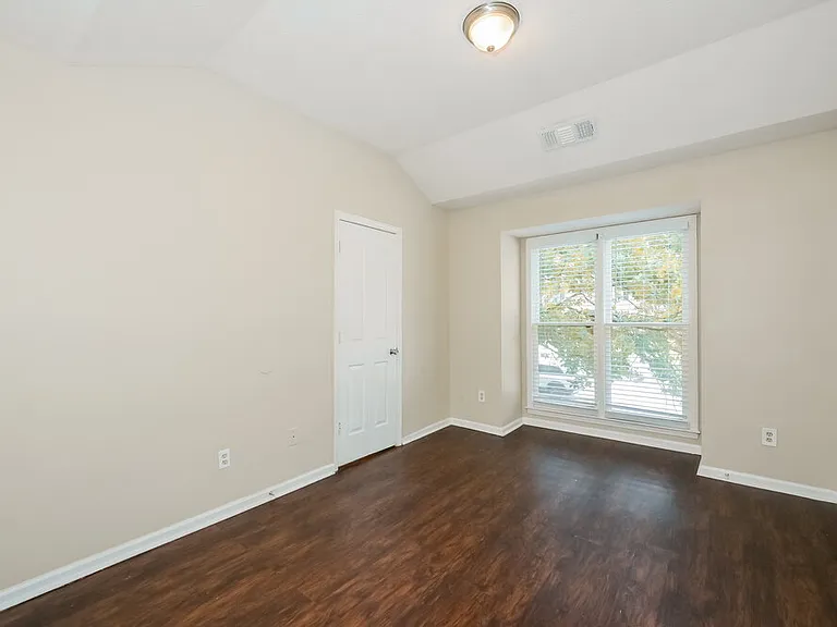 5351 Ridgemere Ct — Photo 9