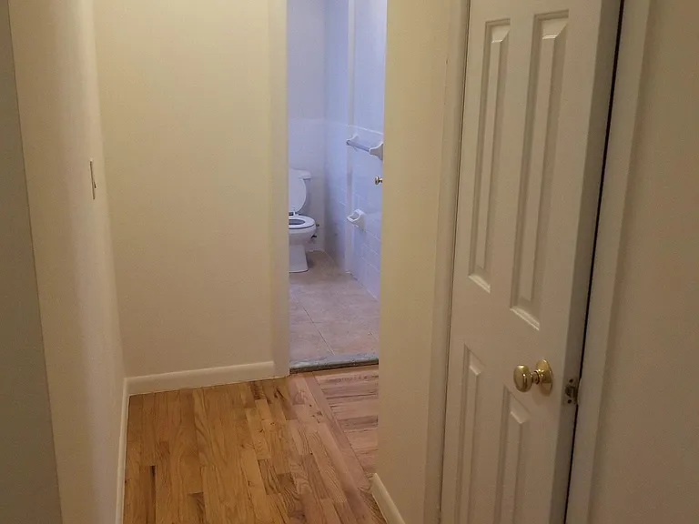 1520 Sheridan Ave — Photo 7