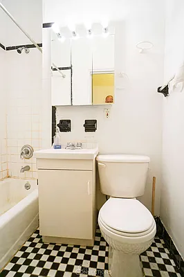Rented by City Connections Realty | media 20
