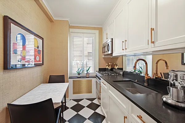 Sold by Nest Seekers International | media 8