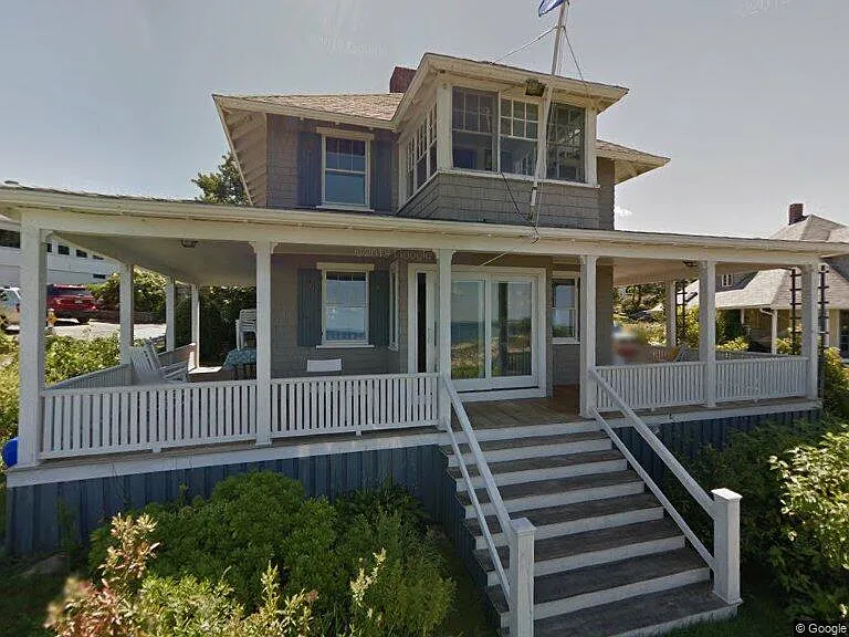 4 Diamond Ave