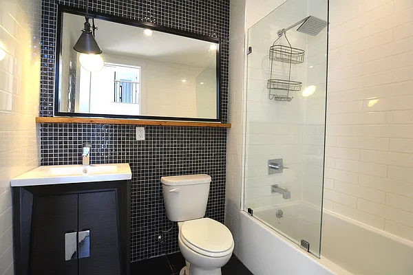 Rented by Hagstrom Management Inc | media 33