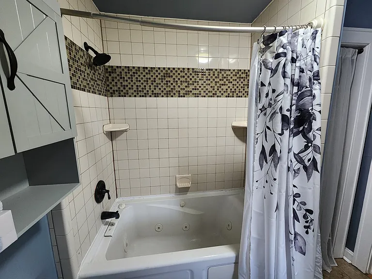 2310 Fulton Ave — Photo 27