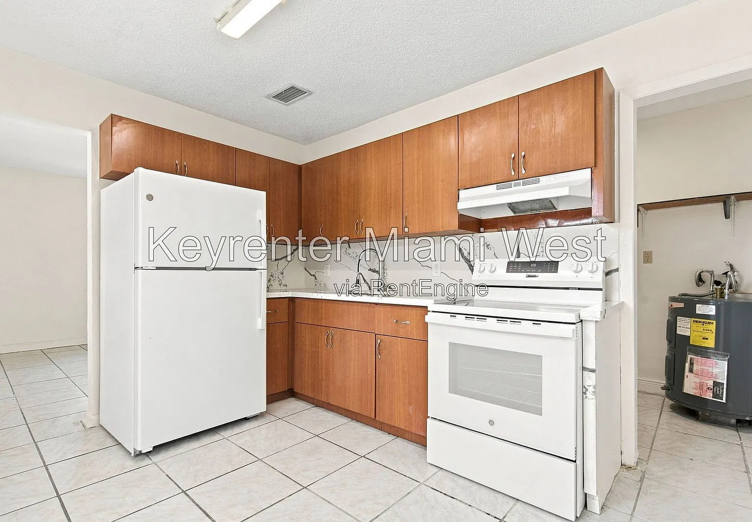 2 bed, 1.0 bath, 825 sqft, $2,100 — Photo 2