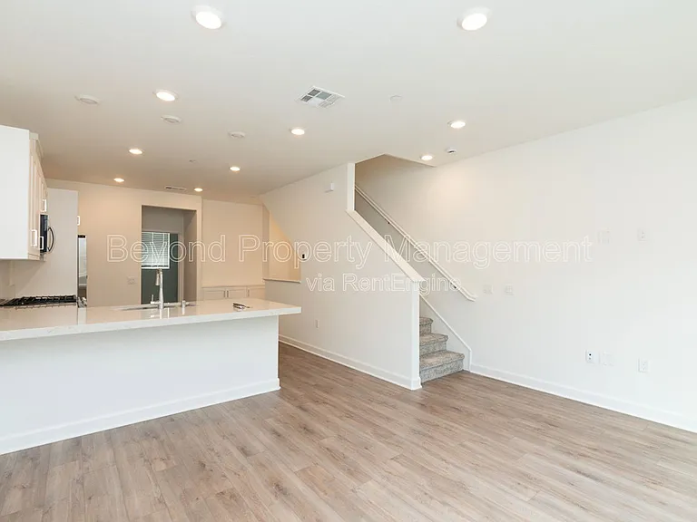 2126 Senita Dr — Photo 5
