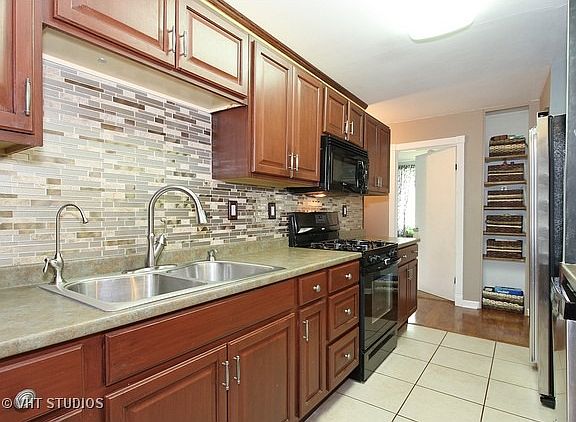3rd image of 19537 Beechnut Dr