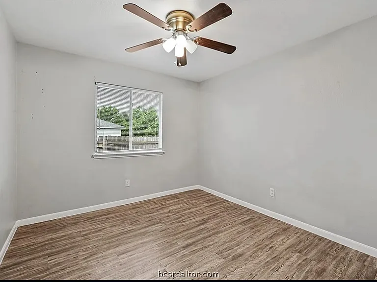 4318 Spring Garden Dr — Photo 4