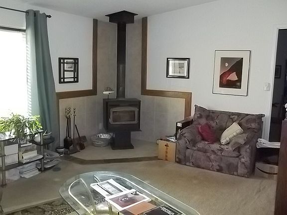 living room w/wood stove