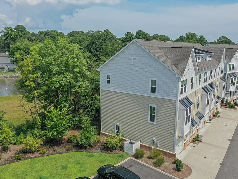 446 Westport St — Photo 33