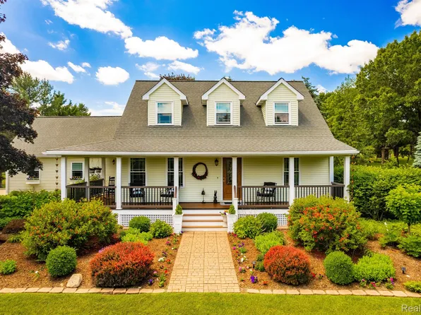 1400 Orban Rd, Milford, MI 48380