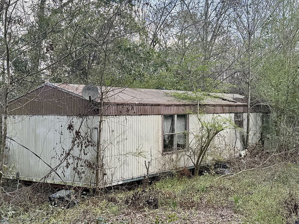 2nd image of 582 Railroad St