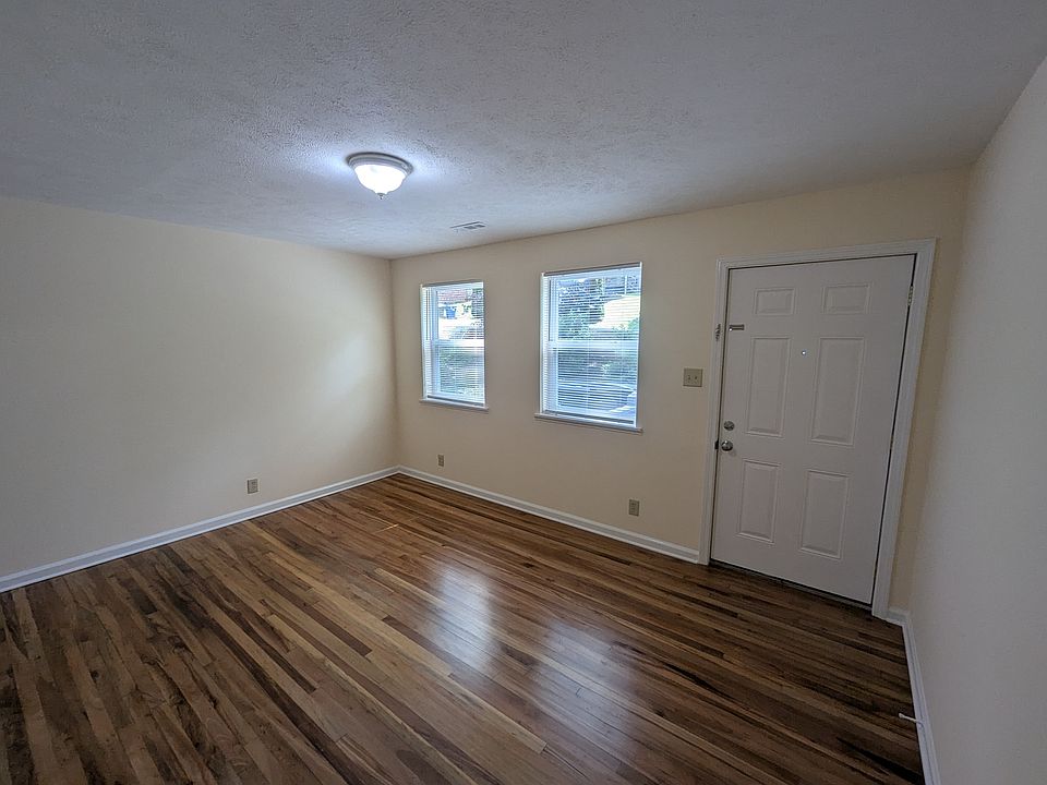 Living Room pic 2