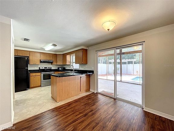 4th image of 16025 Saddlestring Dr