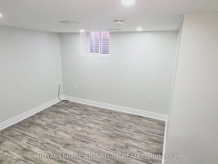 16A Hutton Cres — Photo 7