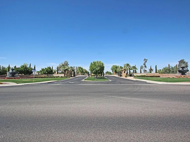 22414 N San Ramon Ct — Photo 20