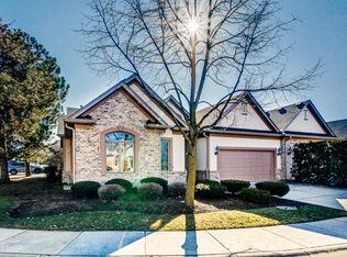 27 Laughry Ln, Palos Park, IL 60464