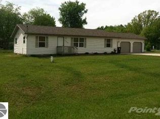 1034 Bundy Dr, Lake Isabella, MI