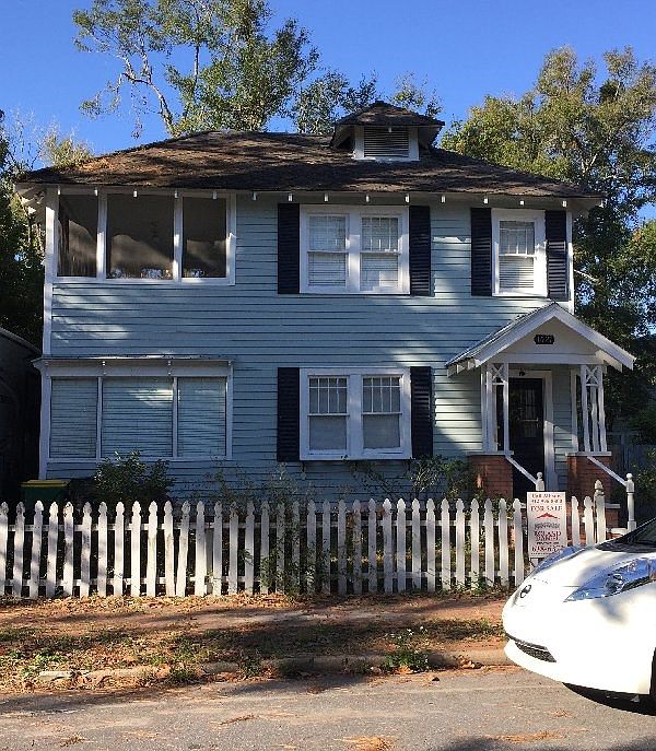 1st image of 1021 Egmont St