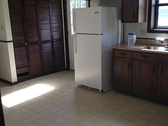 3rd image of 4030 Danube Cir