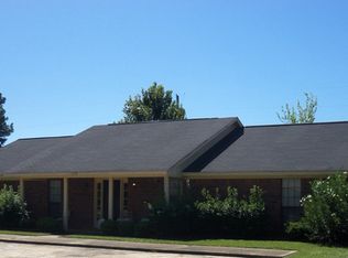 113 Park Cir #B, Starkville, MS 39759