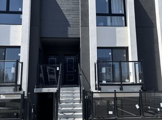 6638 McLeod Rd #218, Niagara Falls, ON L2G3E3