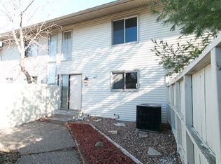 6663 Gretchen Ln N, Oakdale, MN 55128