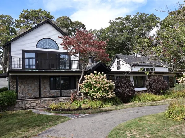 3 Williams Ter, Swampscott, MA 01907