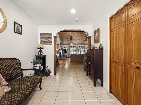 3rd image of 26 Old Country Way