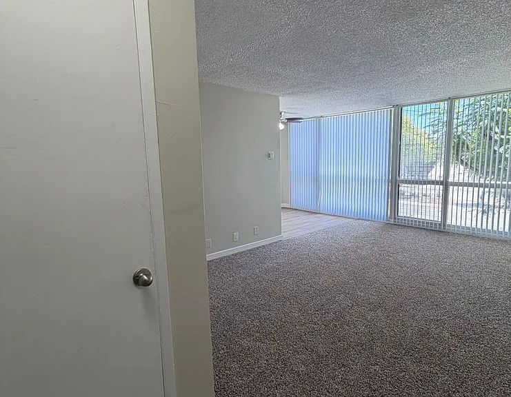 Stone Gate Apartments — Photo 41