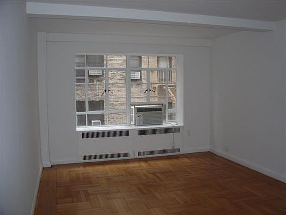 4th image of 160 E 89th St APT 2D