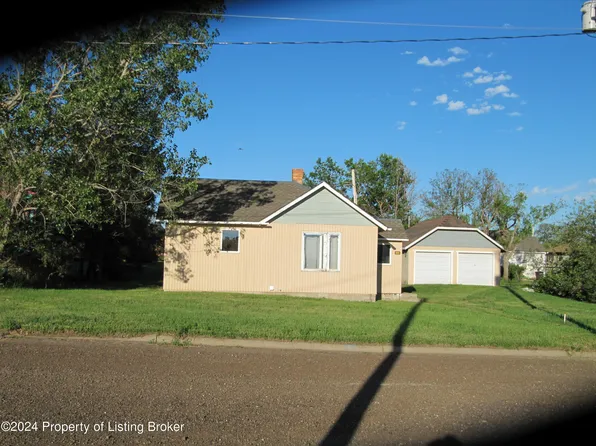 252 1st Ave NW, Beach, ND 58621
