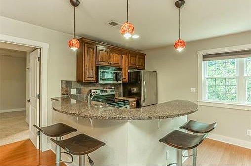 4th image of 4500 Jefferson St APT 201
