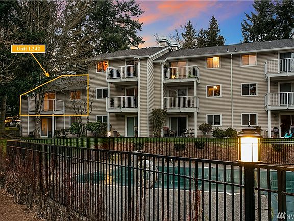 4th image of 19230 Forest Park Dr NE APT L242