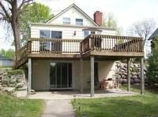 W351N5434 Lake Dr, Oconomowoc, WI 53066