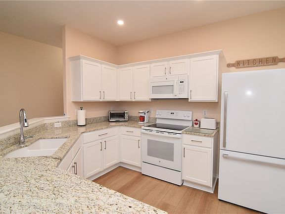 3rd image of 2403 Hickory Wood Ave