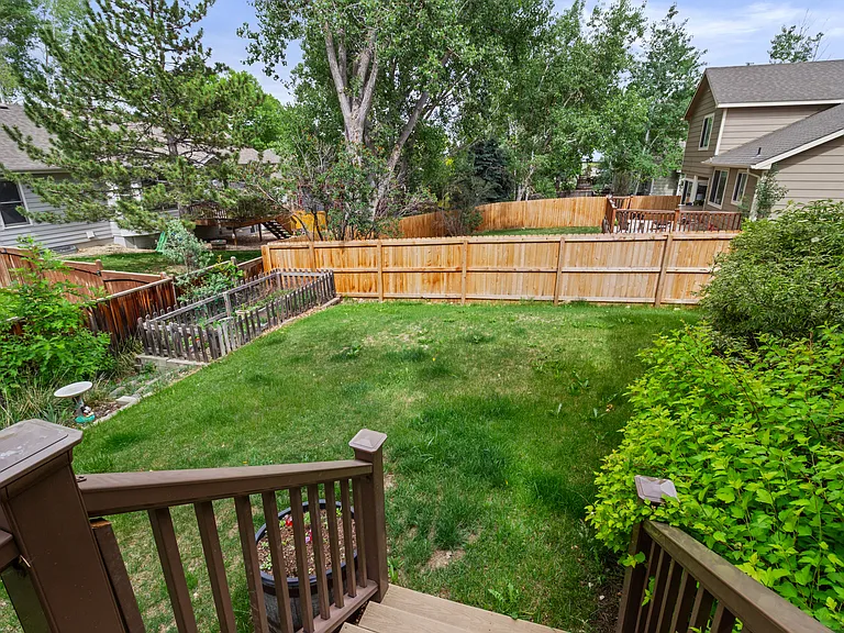 420 Hudson Ct — Photo 34