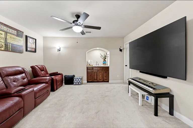 1104 Brendan Dr — Photo 30