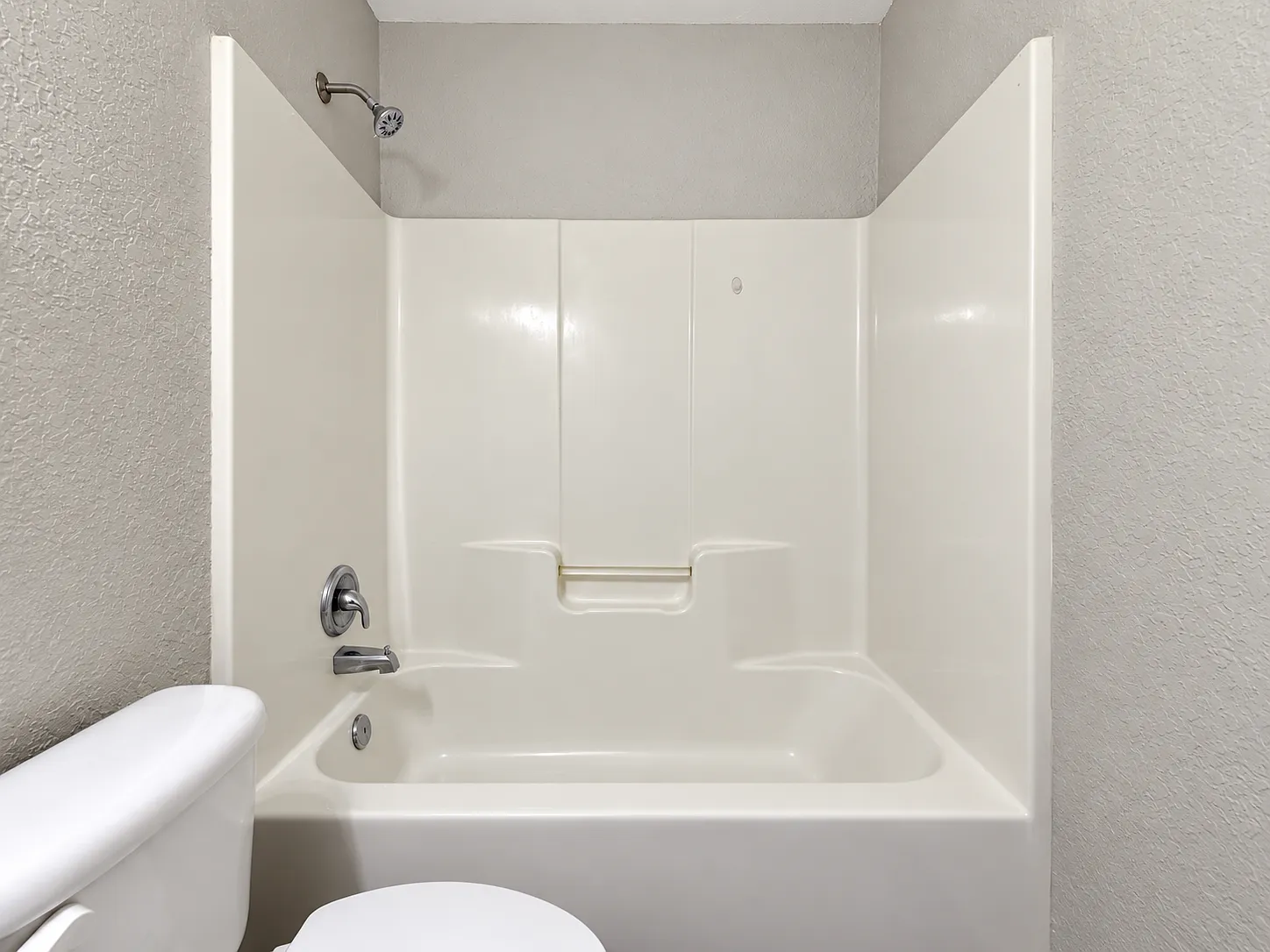2 bed, 876 sqft, $1,695 — Photo 3