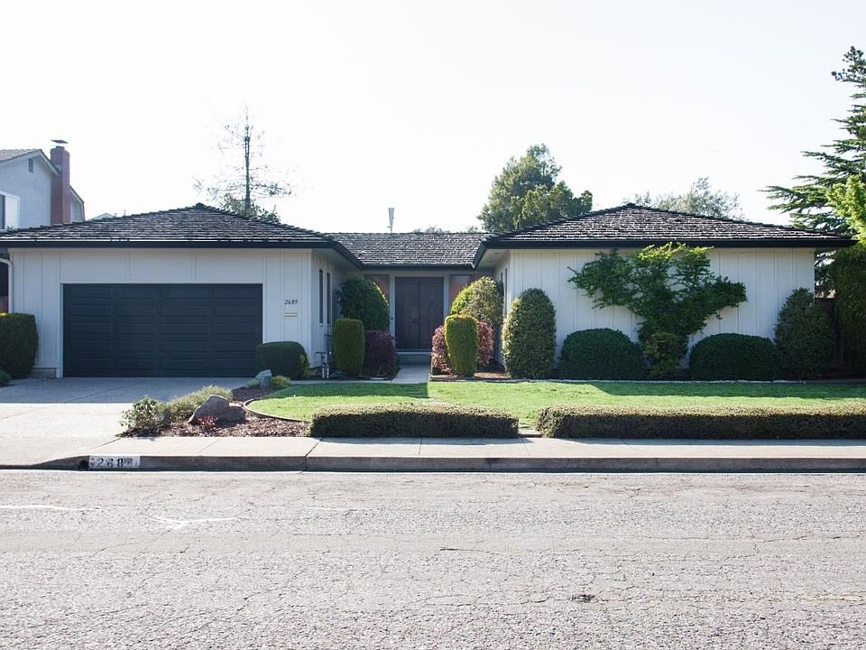1st image of 2689 Comstock Cir