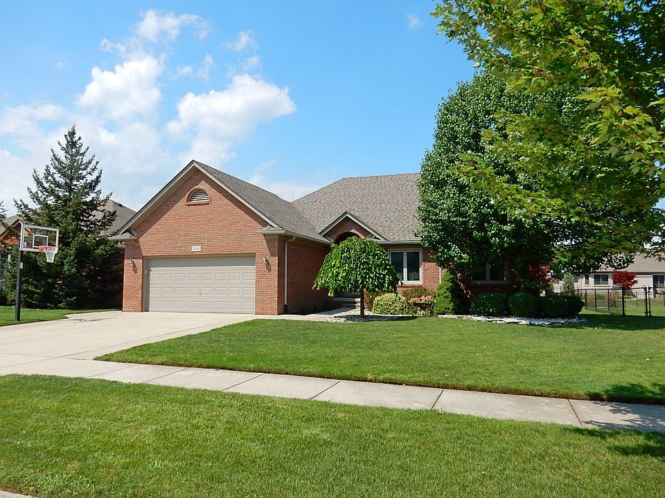 1st image of 36541 Crimson Ln