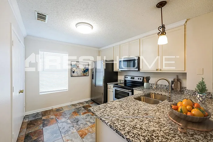 9720 Brierwyck Dr — Photo 4