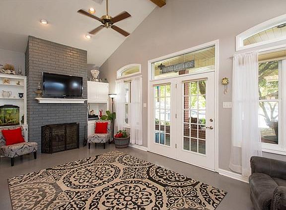 4th image of 119 Ellen Ln