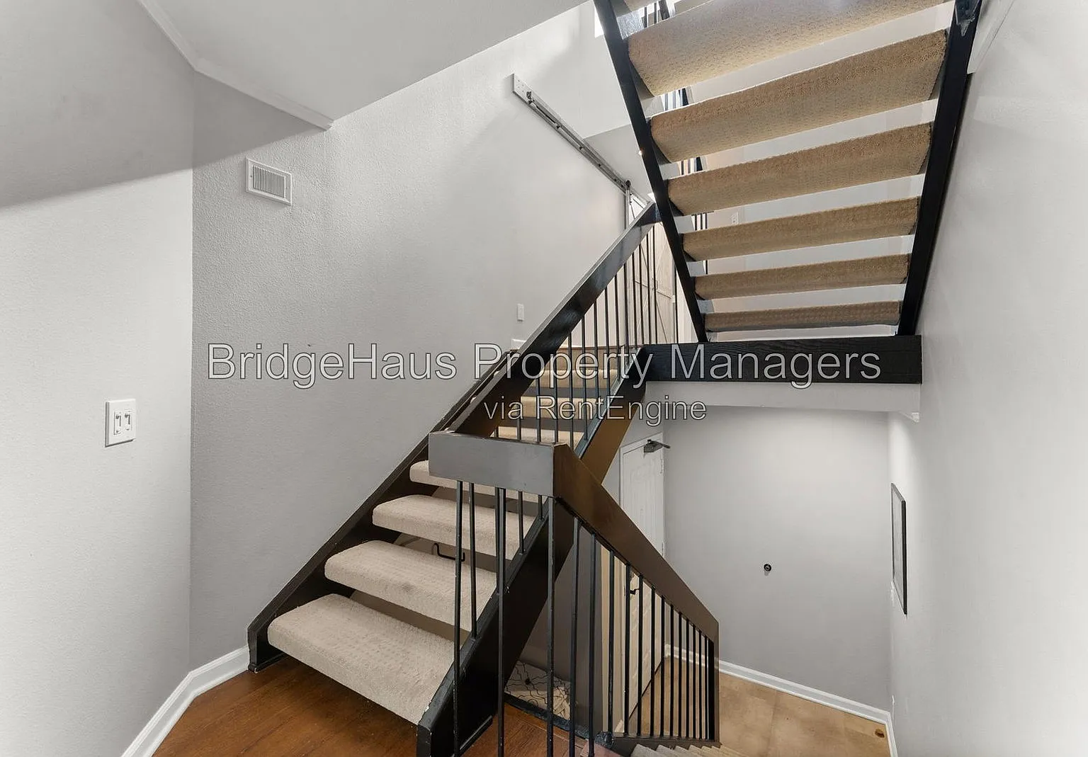 3 bed, 3.0 bath, 1953 sqft, $3,600 — Photo 4