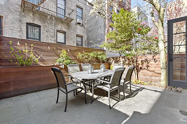 Sold by Compass | media 10