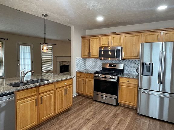 4th image of 300 Sterling Hill Dr