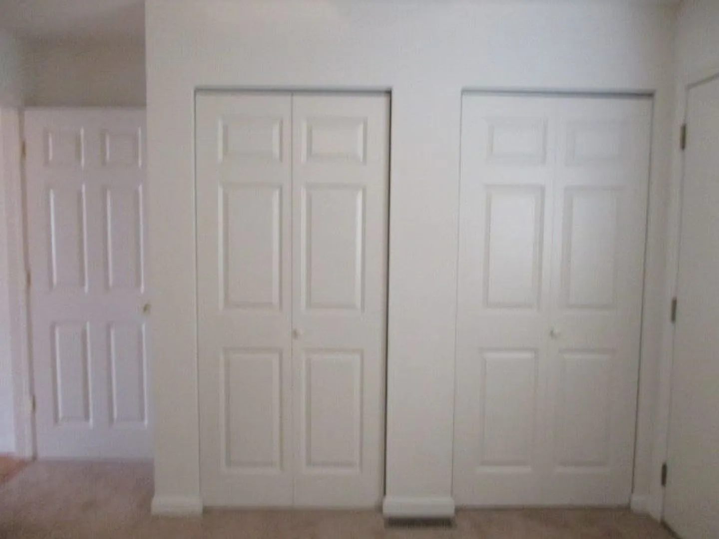 Yorktowne Apartments — Photo 3