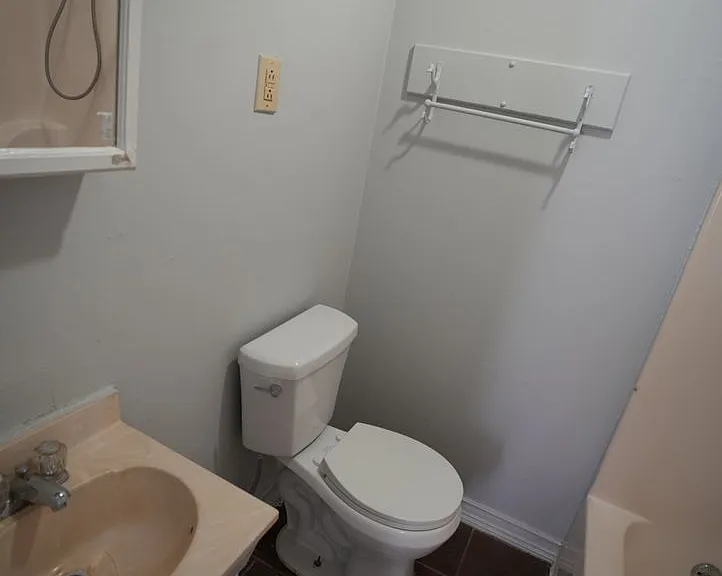 1005 Ladiga St SE — Photo 8
